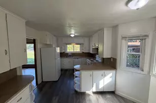 1022 Horn Ln, Eugene, OR 97404 - Photo 3