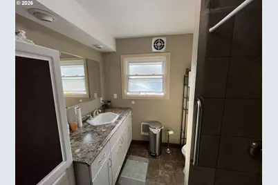 1022 Horn Ln, Eugene, OR 97404 - Photo 11