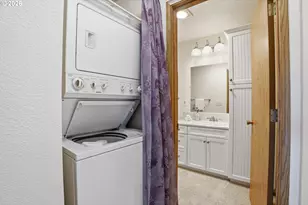 11040 SW Greenburg Rd, Tigard, OR 97223 - Photo 23