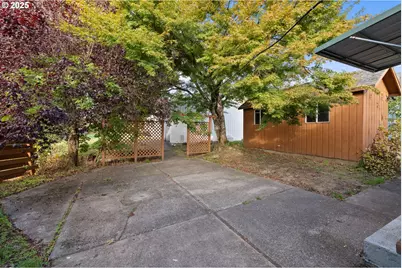 805 SE 139th Ave, Portland, OR 97233 - Photo 45