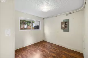 805 SE 139th Ave, Portland, OR 97233 - Photo 33