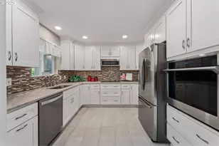 15935 SW Royalty Pkwy, King City, OR 97224 - Photo 15