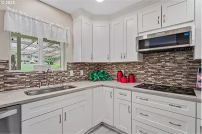 15935 SW Royalty Pkwy, King City, OR 97224 - Photo 17