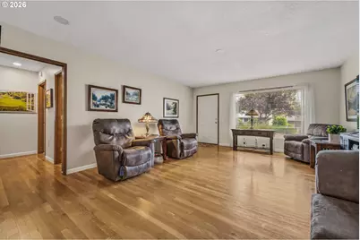 15935 SW Royalty Pkwy, King City, OR 97224 - Photo 5
