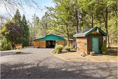 122 Carlos Ave, Rogue River, OR 97537 - Photo 3