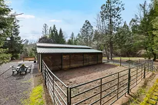 122 Carlos Ave, Rogue River, OR 97537 - Photo 25