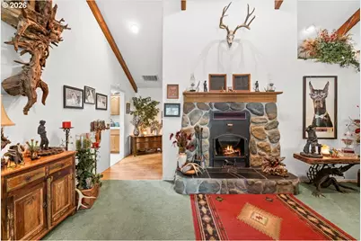 122 Carlos Ave, Rogue River, OR 97537 - Photo 5