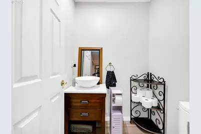 64711 E Sandy River Ln, Rhododendron, OR 97049 - Photo 11