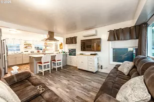 1064 E Taylor Ave, Cottage Grove, OR 97424 - Photo 5