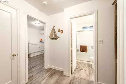 1064 E Taylor Ave, Cottage Grove, OR 97424 - Photo 13