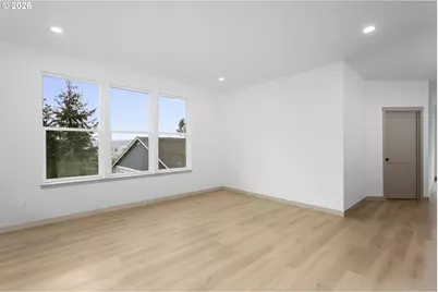 2333 W Castleman St, Longview, WA 98632 - Photo 3