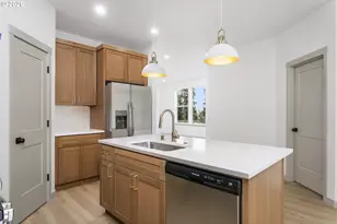 2333 W Castleman St, Longview, WA 98632 - Photo 13