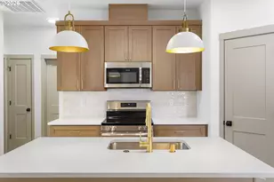 2333 W Castleman St, Longview, WA 98632 - Photo 9