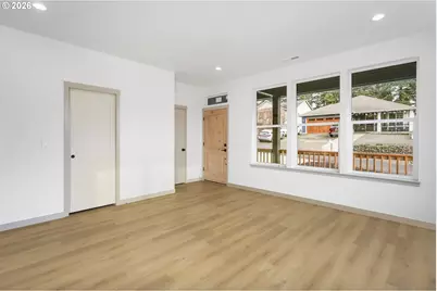 2333 W Castleman St, Longview, WA 98632 - Photo 5