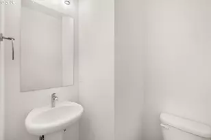 272 NW Mawrcrest Ave, Gresham, OR 97030 - Photo 17