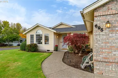 695 SW Westview Dr, McMinnville, OR 97128 - Photo 3