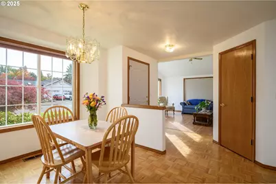 695 SW Westview Dr, McMinnville, OR 97128 - Photo 9