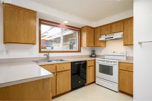 695 SW Westview Dr, McMinnville, OR 97128 - Photo 13