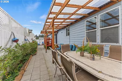 1050 Broadway Ave, Winchester Bay, OR 97467 - Photo 35
