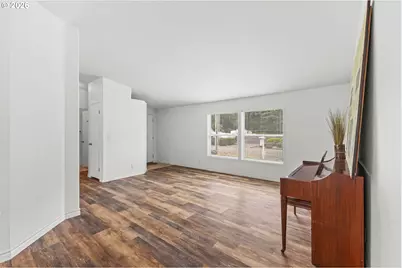1050 Broadway Ave, Winchester Bay, OR 97467 - Photo 7