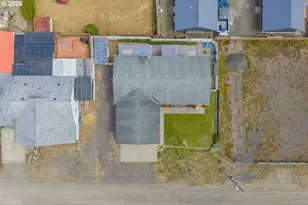 1050 Broadway Ave, Winchester Bay, OR 97467 - Photo 45