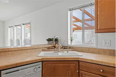 1050 Broadway Ave, Winchester Bay, OR 97467 - Photo 11