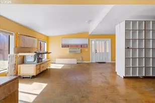 1300 Daisy Ln, Grants Pass, OR 97527 - Photo 23