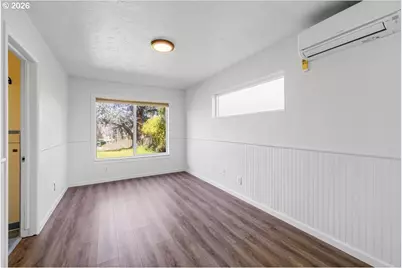 1300 Daisy Ln, Grants Pass, OR 97527 - Photo 13
