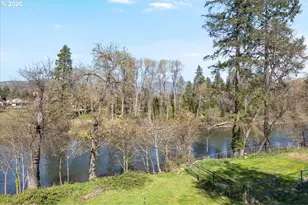 1300 Daisy Ln, Grants Pass, OR 97527 - Photo 35