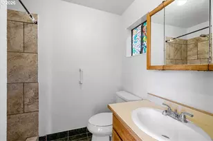 1300 Daisy Ln, Grants Pass, OR 97527 - Photo 15