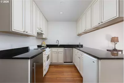 180 SE Highway 101 #7, Lincoln City, OR 97367 - Photo 9