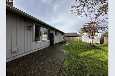 2345 Circle Dr, Roseburg, OR 97471 - Photo 5
