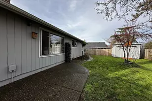 2345 Circle Dr, Roseburg, OR 97471 - Photo 5