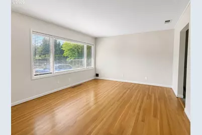 1420 SE 117th Ave, Portland, OR 97216 - Photo 9
