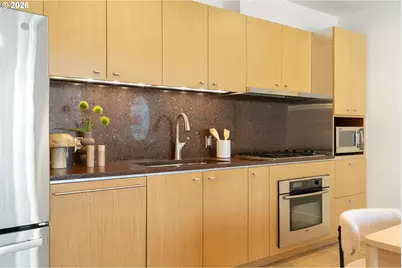 841 S Gaines St #816, Portland, OR 97239 - Photo 11