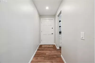 16010 SE Lisa Ln, Milwaukie, OR 97267 - Photo 5