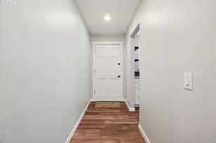 16010 SE Lisa Ln, Milwaukie, OR 97267 - Photo 5