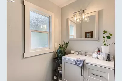 121 NE Knott St, Portland, OR 97212 - Photo 13