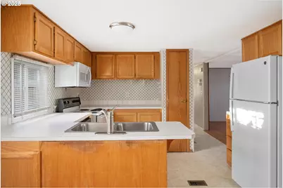 4730 Auburn Rd #158, Salem, OR 97301 - Photo 7