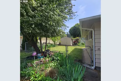 47858 W 1st St, Oakridge, OR 97463 - Photo 37