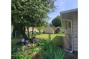 47858 W 1st St, Oakridge, OR 97463 - Photo 37