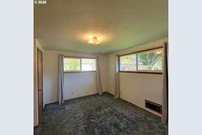 47858 W 1st St, Oakridge, OR 97463 - Photo 17