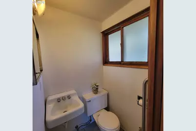 47858 W 1st St, Oakridge, OR 97463 - Photo 19