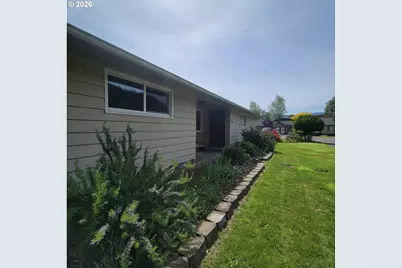 47858 W 1st St, Oakridge, OR 97463 - Photo 3