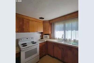 47858 W 1st St, Oakridge, OR 97463 - Photo 15