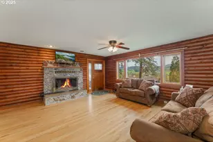 402 Northside Rd, Sutherlin, OR 97479 - Photo 3