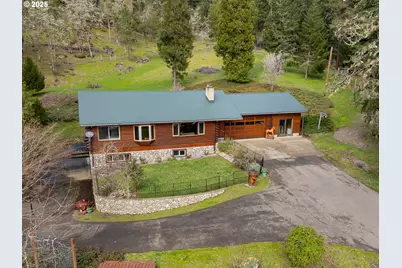 402 Northside Rd, Sutherlin, OR 97479 - Photo 1