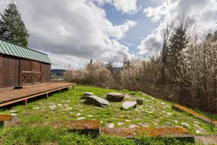 402 Northside Rd, Sutherlin, OR 97479 - Photo 31