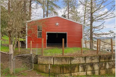 402 Northside Rd, Sutherlin, OR 97479 - Photo 23