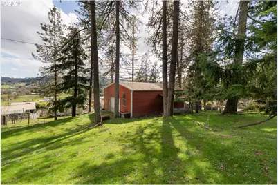 402 Northside Rd, Sutherlin, OR 97479 - Photo 29